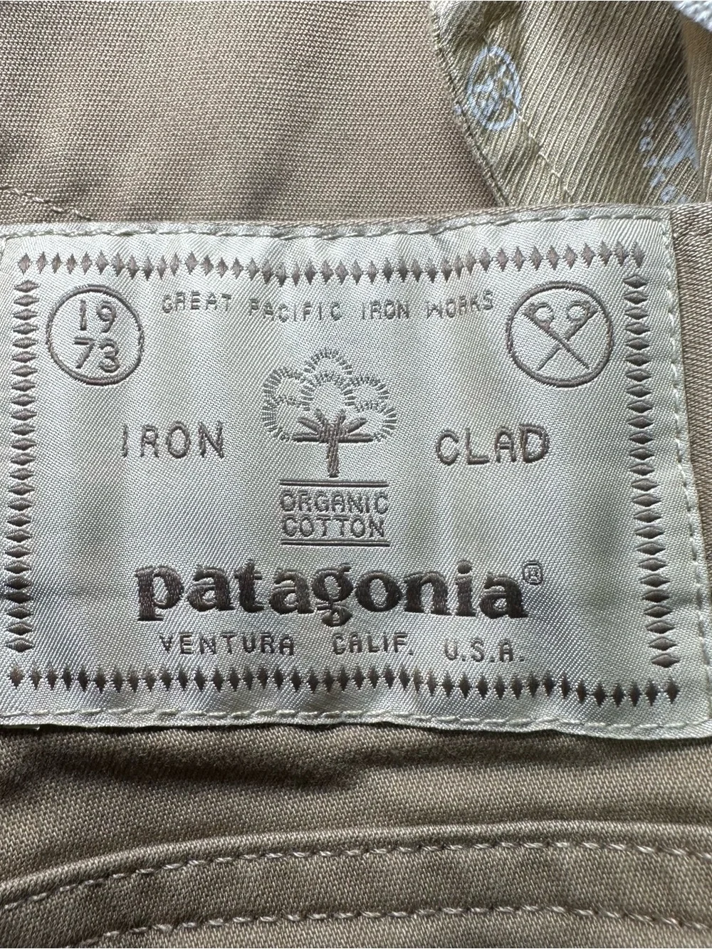 ✨ Patagonia Men’s Performance Twill Jeans / Straight Fit Traveler Pants ✨